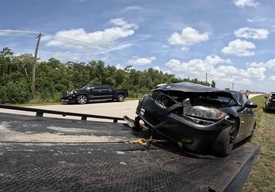 Accident recovery towing of wrecked vehicle in Bethpage, NY